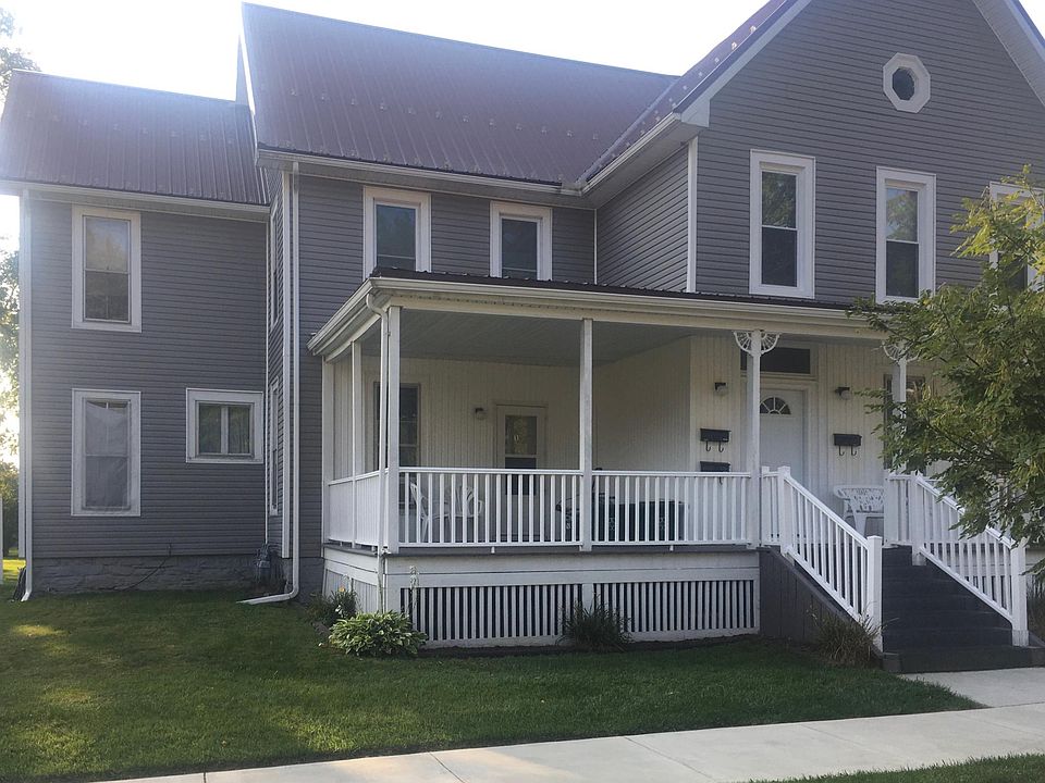 Front of house, this apartment is on the second floor right side.