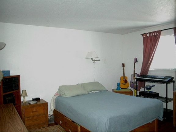 4th image of 13224 32nd Ave S