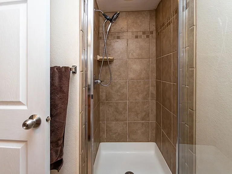 5712 Stable Ct — Photo 44