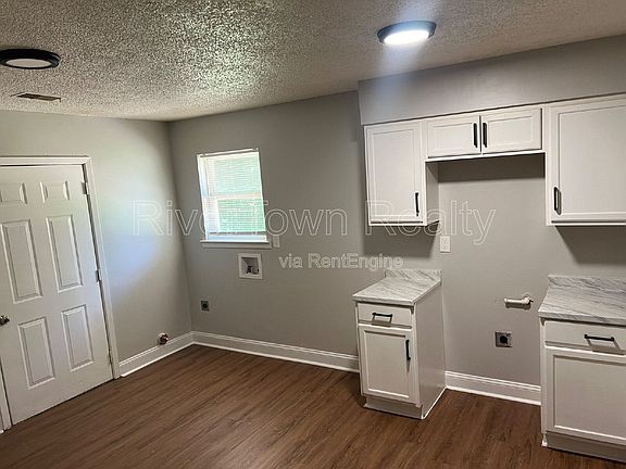 4th image of 1059 Eyers Rd