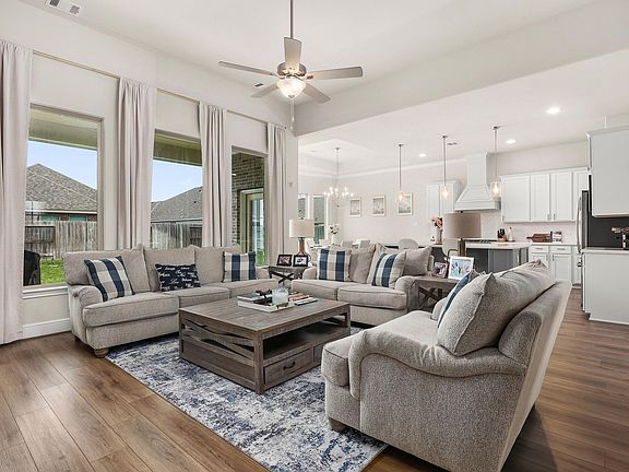 4th image of 2725 Lakeside Shore Dr