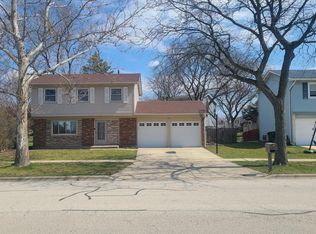 4451 Olmstead Dr, Hoffman Estates, IL 60192