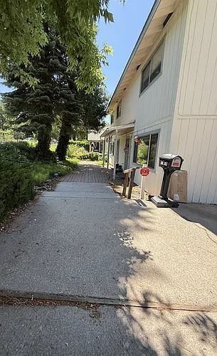 325 Alder St Photo 1
