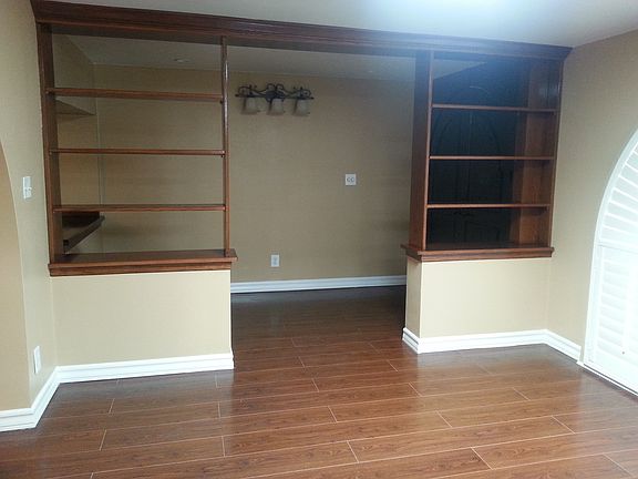5th image of 10568 Lakewood Ave