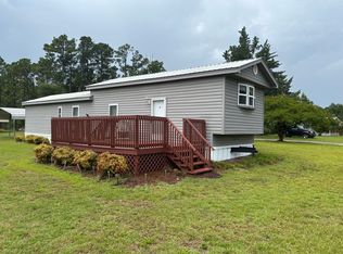 103 Forest Line Dr, Bogue, NC 28570