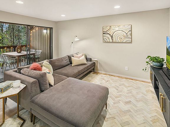 3rd image of 3573 109th Pl NE APT 1