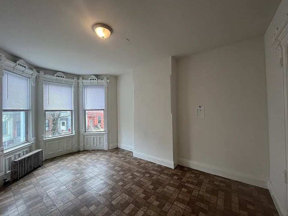 1st image of 83 Cornelia St #3