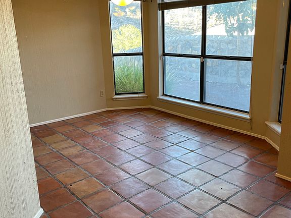 5th image of 5757 Lawndale Dr #A
