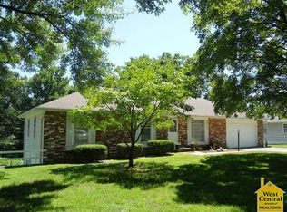 806 Monrovia Dr, Clinton, MO 64735