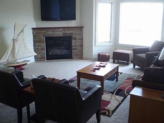 3rd image of 540 W Lake St APT 5
