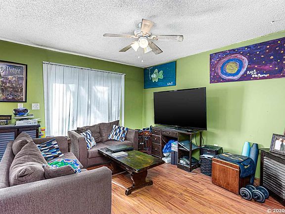 3rd image of 3006 NW 28th Cir