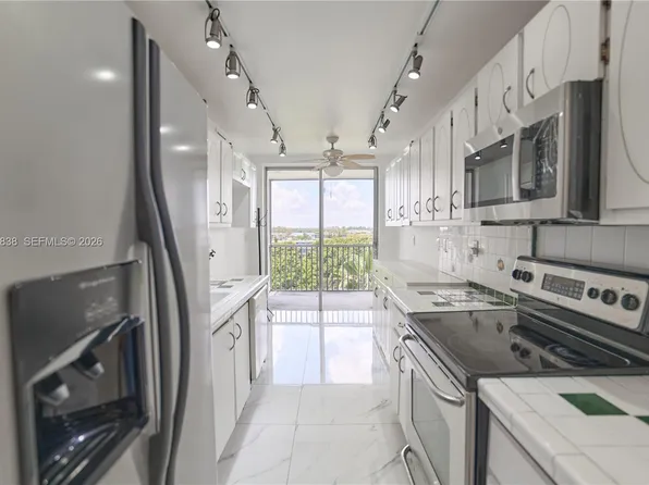1750 NE 191st St APT 829-4, Miami, FL 33179