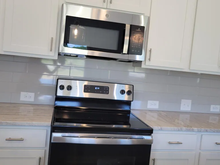 131 Lynnridge Dr — Photo 4