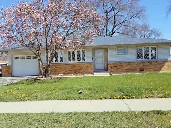 546 Landmeier Rd, Elk Grove Village, IL 60007