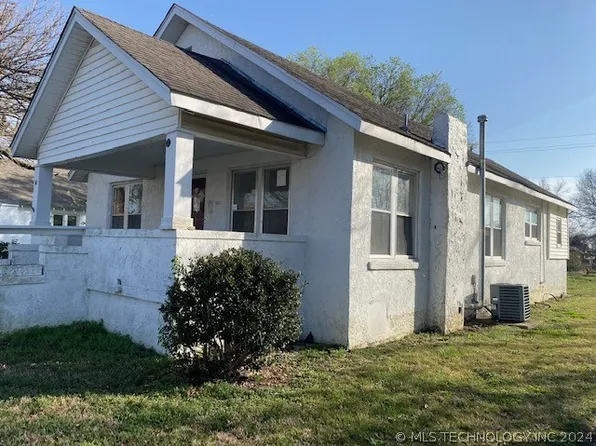 512 W 6th St, Chelsea, OK 74016