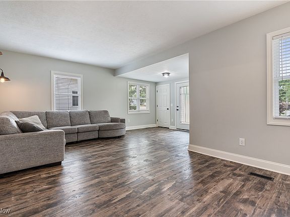 5th image of 423 Palmetto Ave