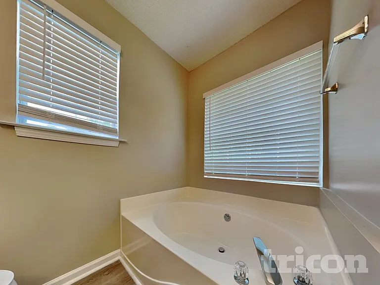 4050 Monarch Dr — Photo 9
