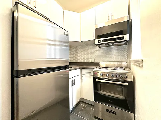 Rented by Coda Real Estate NYC | media 14