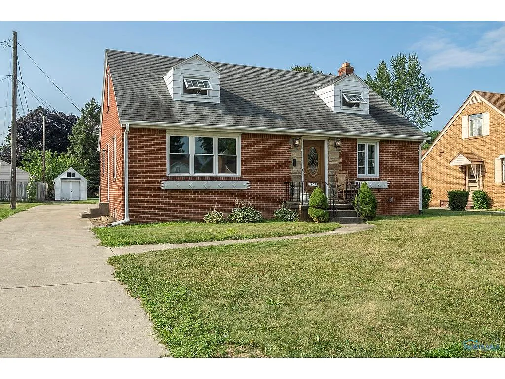 307 Lorraine Pl photo 1