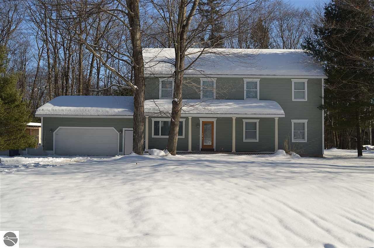 20846 Red Oak Dr, Lake Ann, MI 49650 Zillow