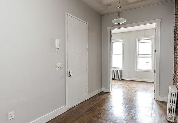 5th image of 252 Stockholm St APT 4R