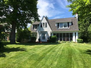 425 Ravine Dr, Highland Park, IL 60035