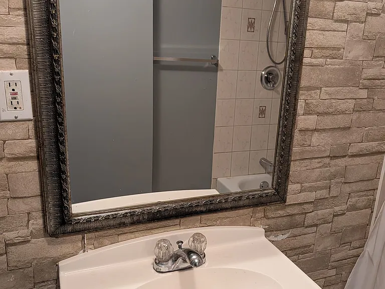 163 McMurchy Ave S #BASEMENT — Photo 8