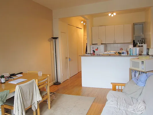 Rented by Chartwell Manhattan Realty | media 10