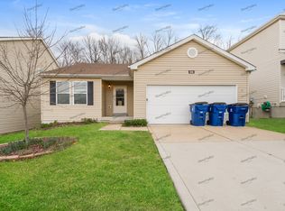1230 Oakholt Ct, Herculaneum, MO 63048
