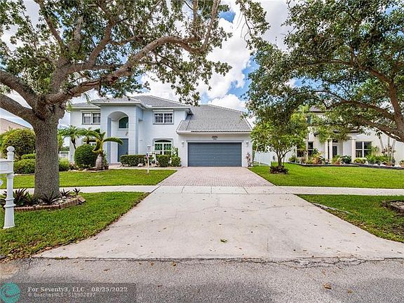 2nd image of 16575 Mariposa Cir N