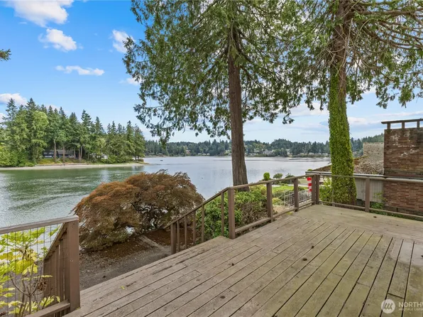 1534 Madrona Point Drive, Bremerton, WA 98312