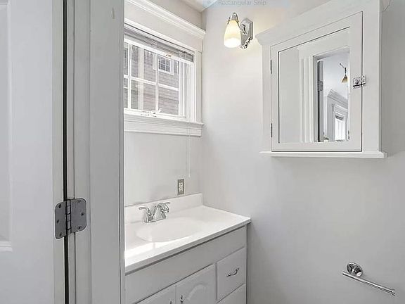 2nd image of 192 Sydney St APT A