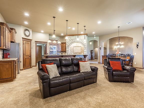 5th image of 14613 Doulton Cir