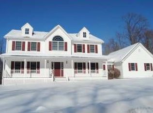 33 Pickerel Rd, Monroe, NY 10950