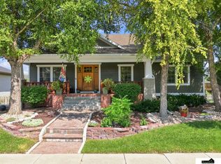 6910 NW 2nd St, Lincoln, NE 68521