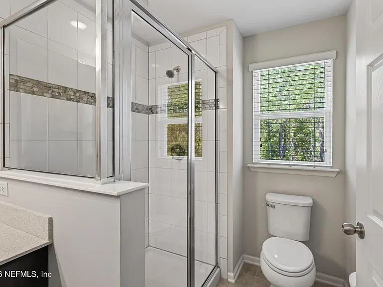381 Richmond Dr — Photo 22