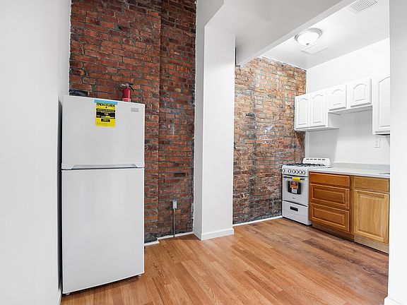 5th image of 1978 Madison Ave #8