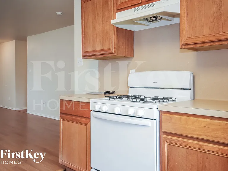 7919 Raven Creek Ln — Photo 5