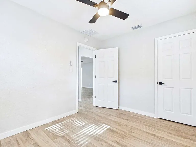 3729 Prescott St N — Photo 8