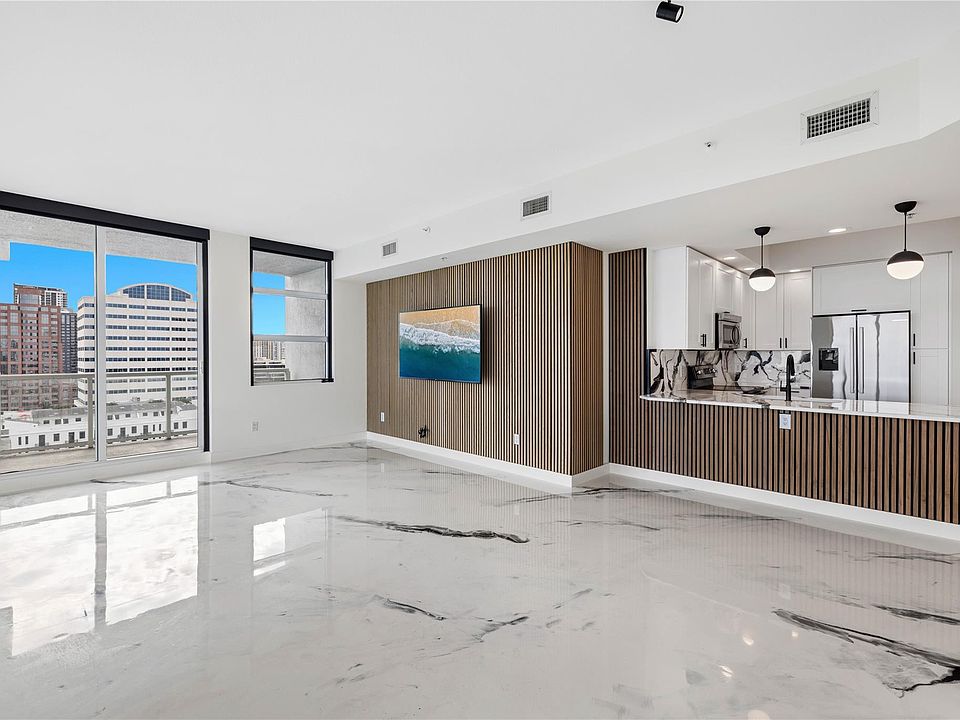 1st image of 315 NE 3rd Avenue #1606