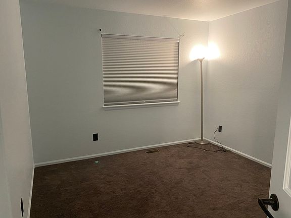 3rd image of 1467 Lincoln Cir