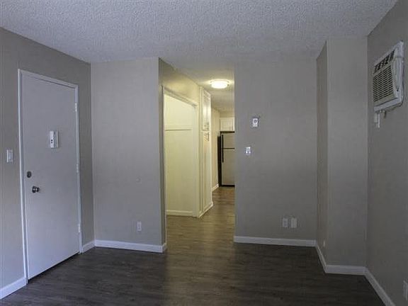 5th image of 2515 Ocean View Ave #109