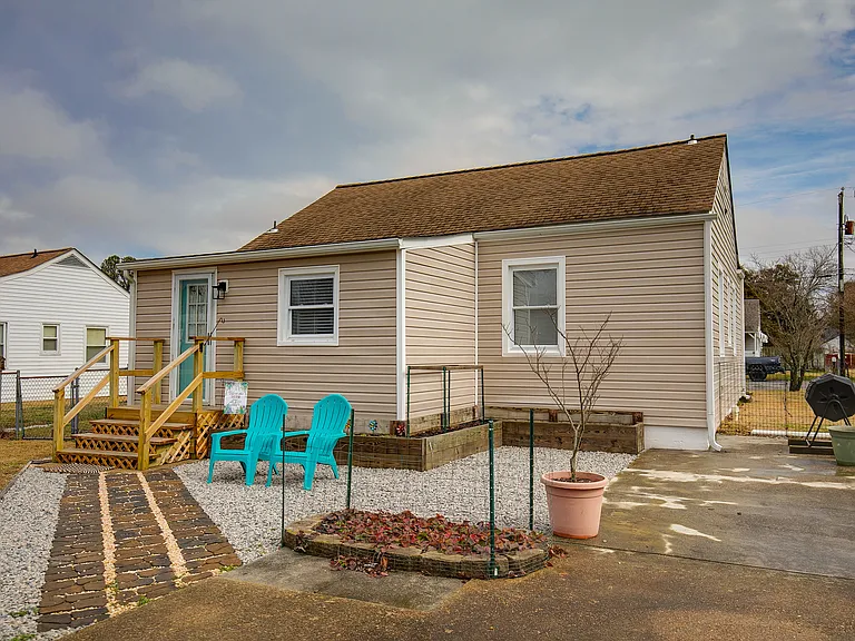 304 Sunset Cir — Photo 34
