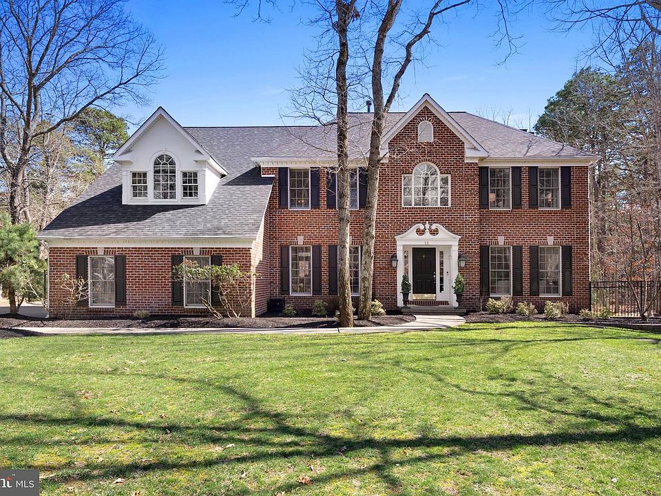 1st image of 12 Wilderness Dr