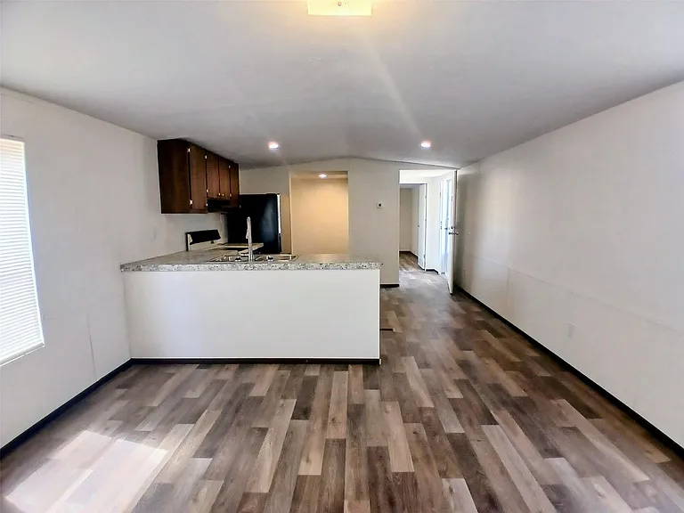 715 Windwood Dr — Photo 10
