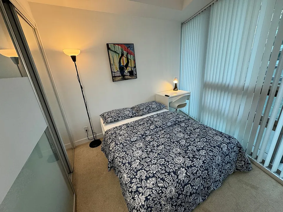 14 York St #902A