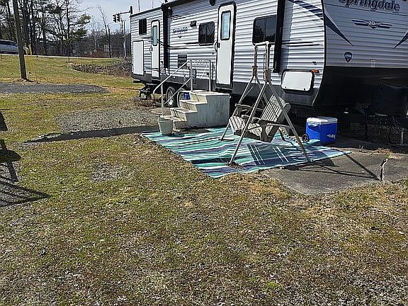 5th image of 111 Highland Ln