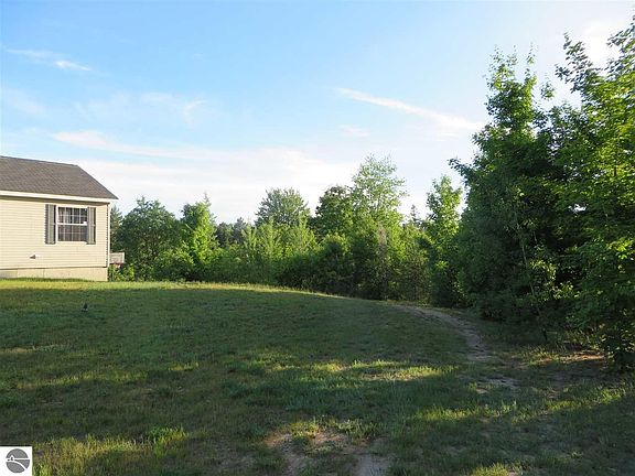 5th image of 20099 Grace Ln