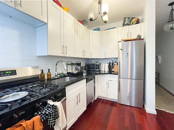 5th image of 68 Putnam Ave #8