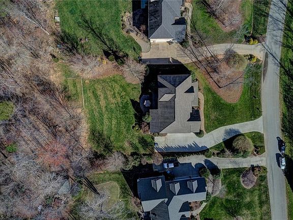 5th image of 8208 William Wallace Dr